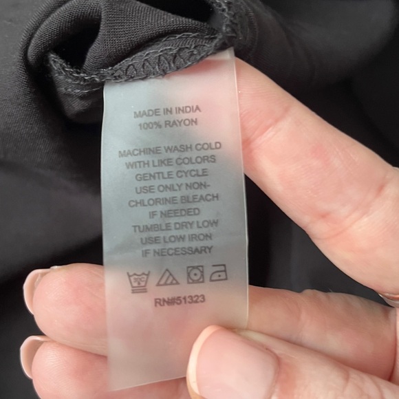 NEW Vince Camuto V-neck Sleeveless Tie-Shoulder Angled Hem Jumpsuit Black Sze S - Picture 12 of 14